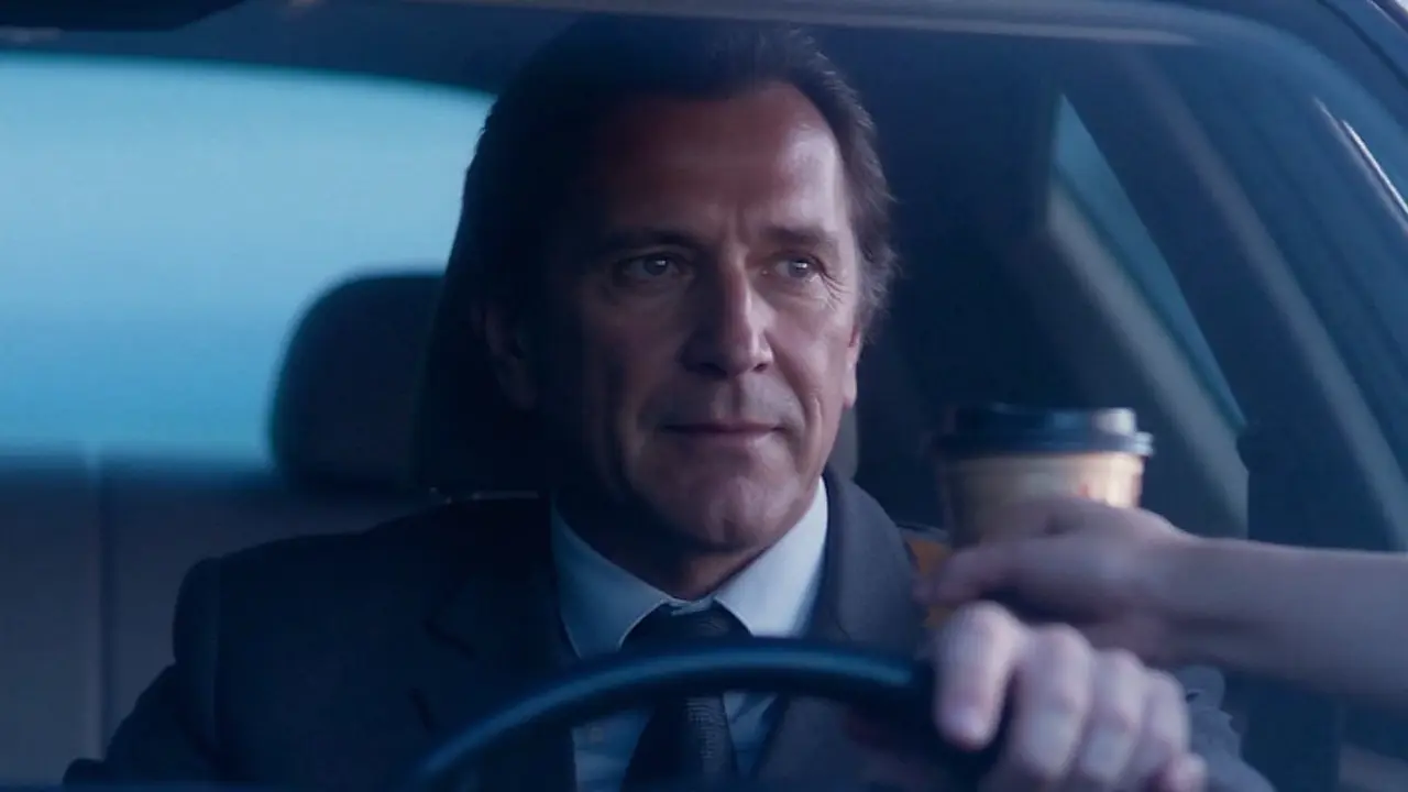 The Naked Gun 2025 Fragmanı: Liam Neeson’ın Frank Drebin Jr. Rolüyle Geri Dönüşü